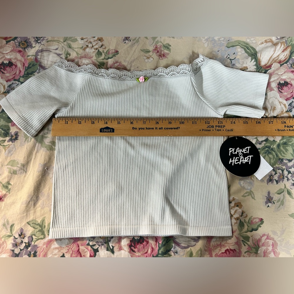Ribbed Crop Blouse with Short Sleeves - Picture 10 of 13